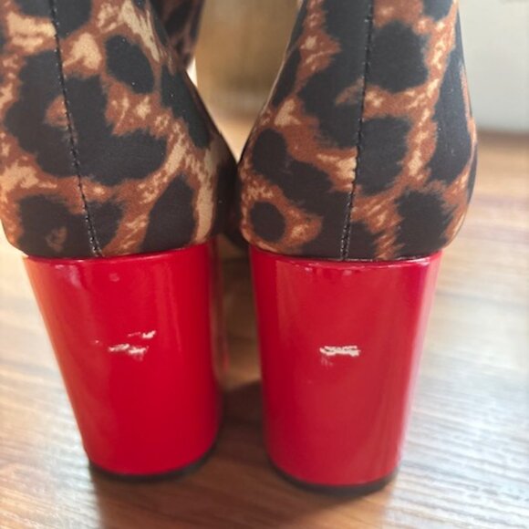 Betsey Johnson Black Red Kassie Leopard Ankle Boots 8.5M Chunky Heel Point Toe - Picture 9 of 10
